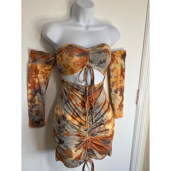 OFF THE SHOULDER CUT OUT DRESS MEDIUM - Picture 4 of 8